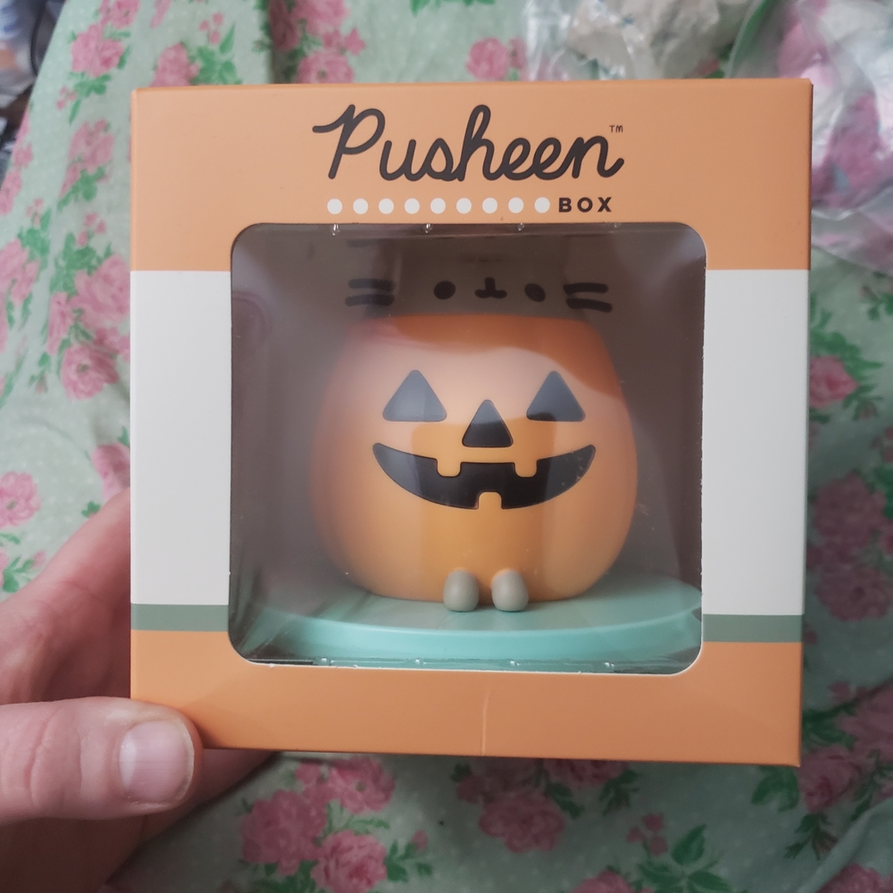 Pusheen Box Orange Pumpkin Figurine